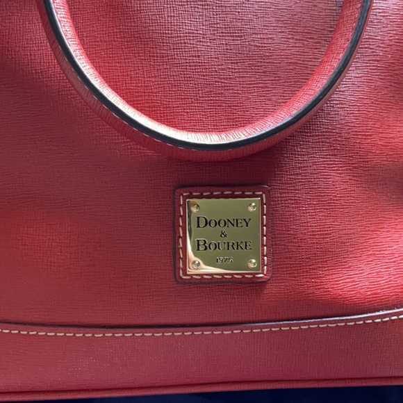 DOONEY & BOURKE!!! DOMED SATCHEL - Picture 9 of 10